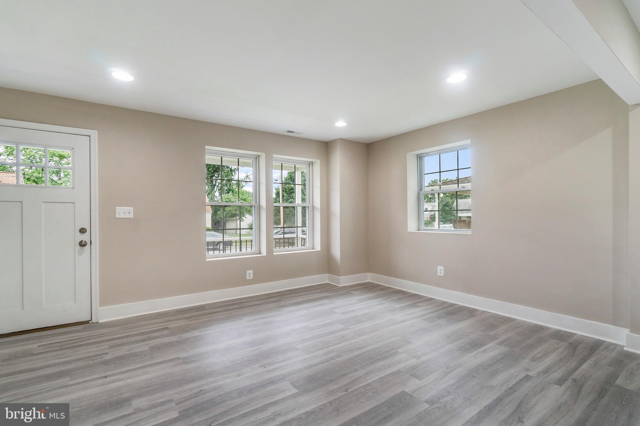 41 Ridgemoor Road Baltimore, MD 21221 - Photo 13 of 38