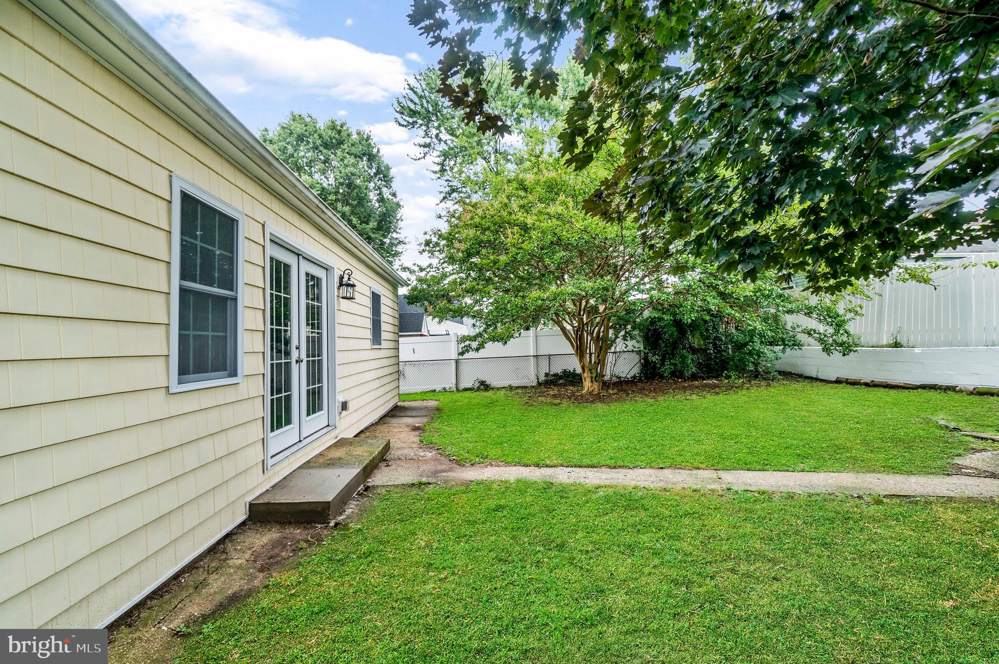 41 Ridgemoor Road Baltimore, MD 21221 - Photo 5 of 38