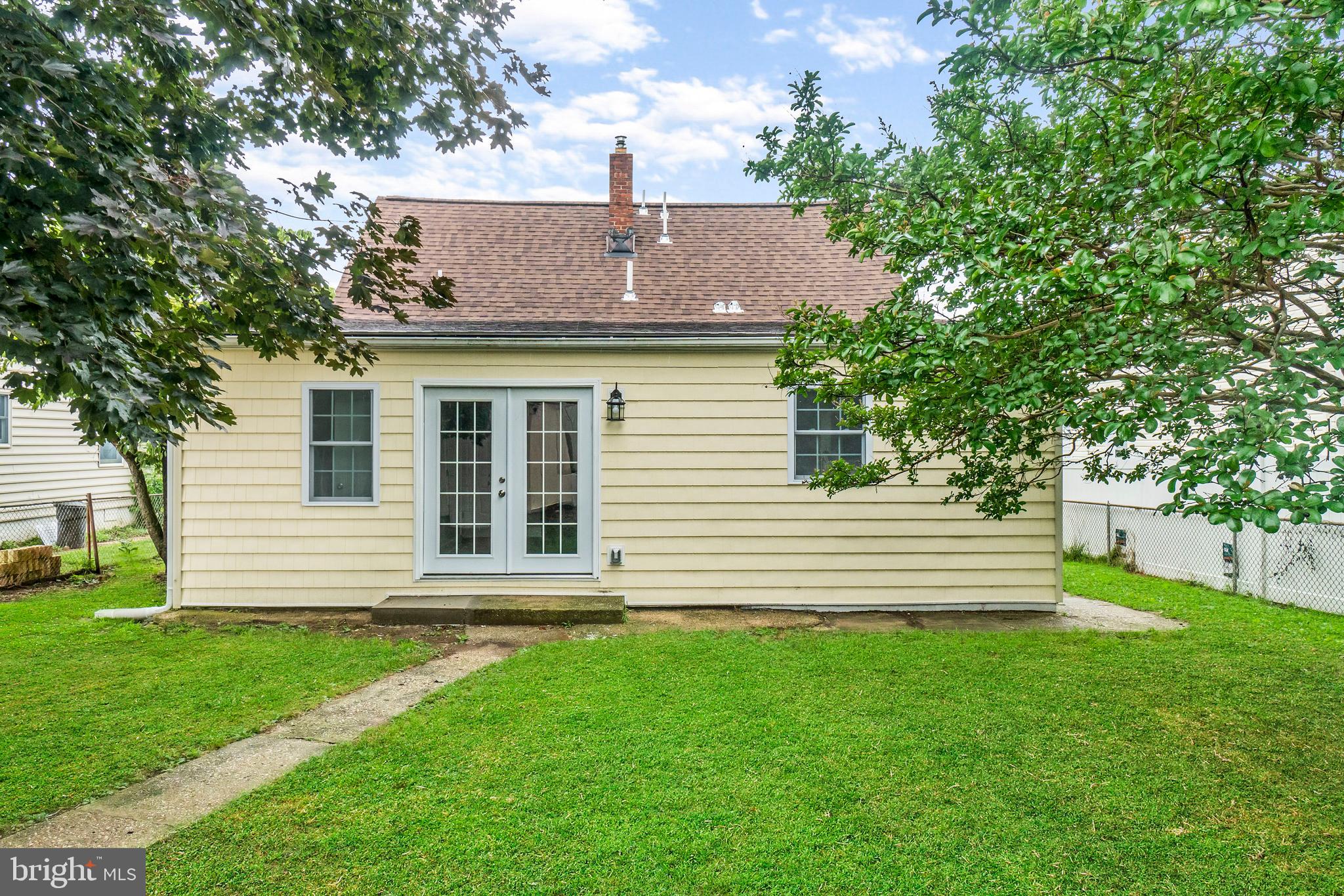 41 Ridgemoor Road Baltimore, MD 21221 - Photo 6 of 38