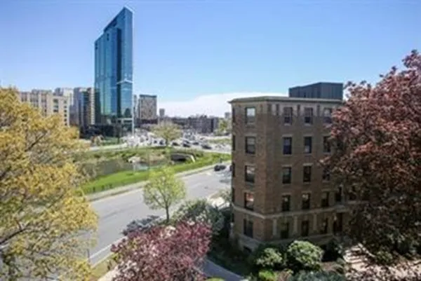 $2,495 | 122 Riverway, Unit 17, Boston, MA 02215