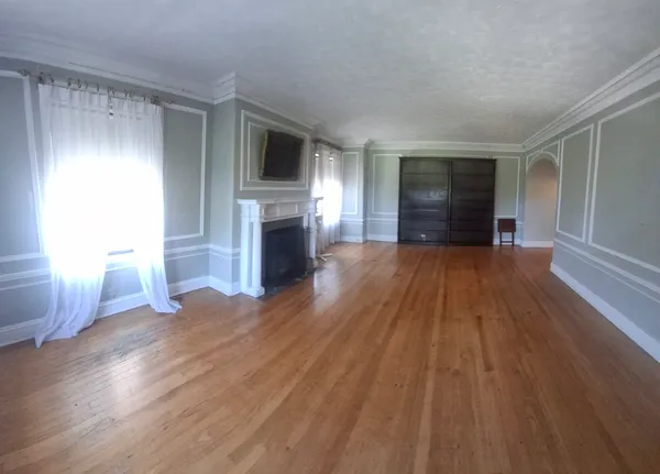 $205,000 | 6700 South Crandon Avenue, Unit 3A, Chicago, IL 60649