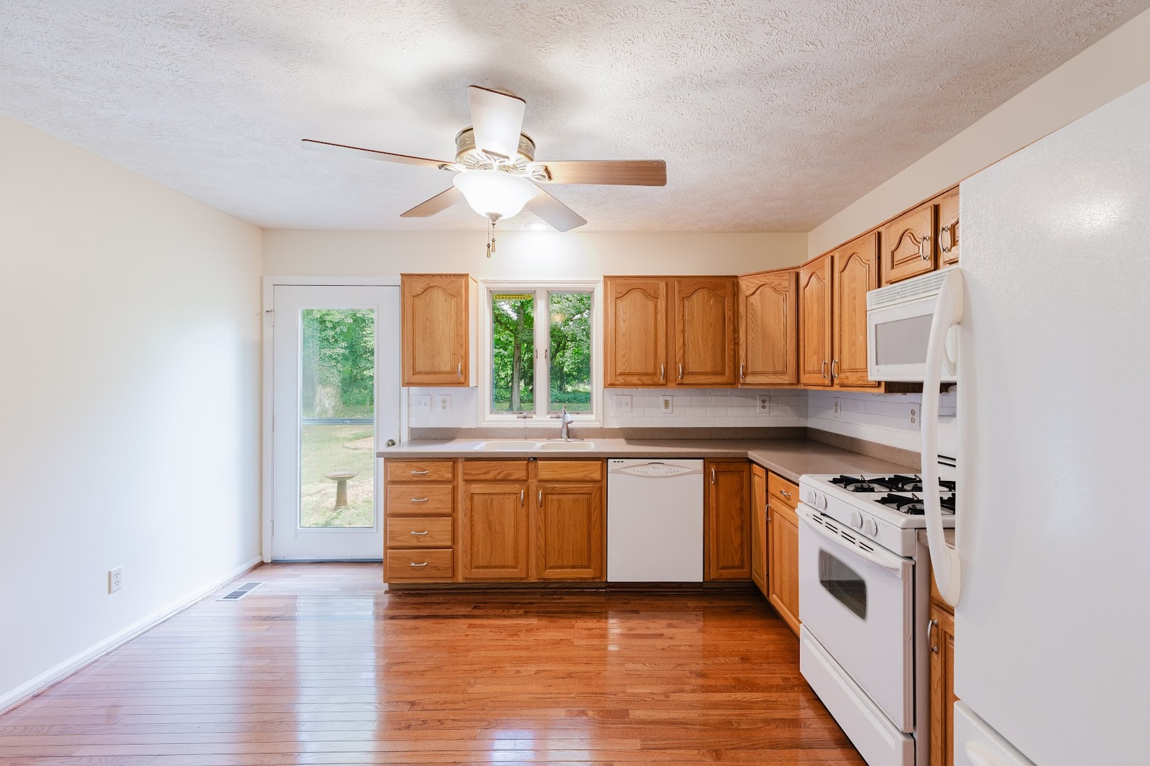 2006 Spring Garden Road Marion, IL 62959 - Photo 13 of 49