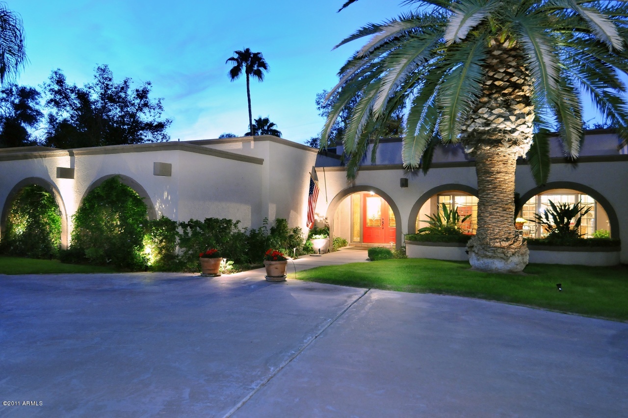 8738 North 55th Place Paradise Valley, AZ 85253 - Photo 1 of 25 Arcadia Style Ranch in Paradise Valley