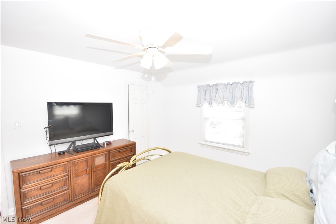 2164 Cranston Road Cleveland, OH 44118 - Photo 15 of 27