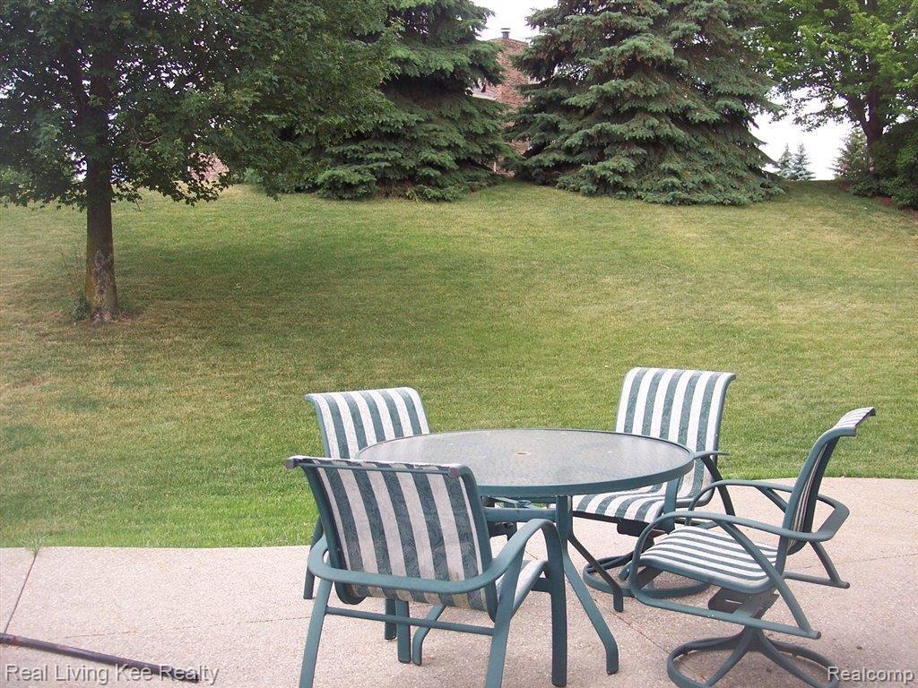 1633 Grandview Drive Rochester, MI 48306 - Photo 3 of 25 Rear Patio
