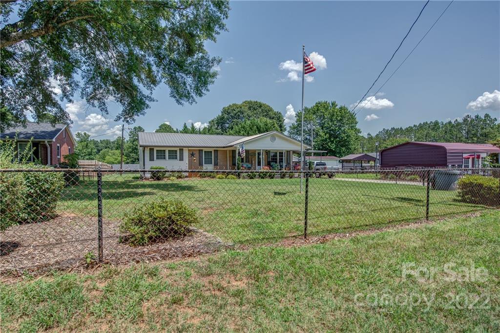 508 Ike Lynch Road Dallas, NC 28034 - Photo 3 of 19 Gallery Image 3