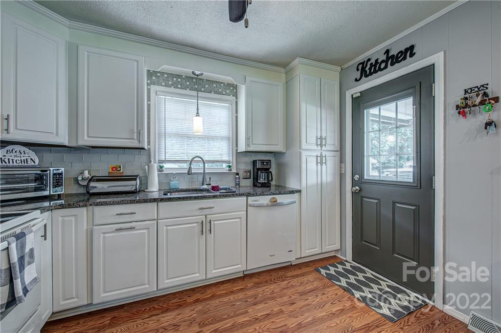 508 Ike Lynch Road Dallas, NC 28034 - Photo 9 of 19 Gallery Image 9