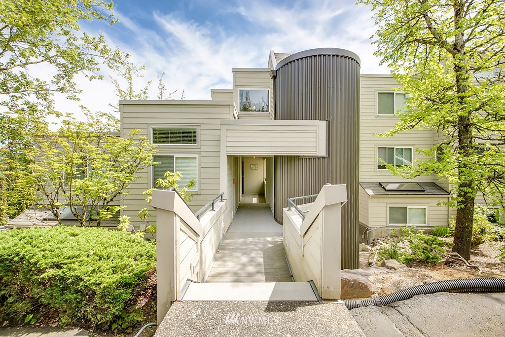 7423 Old Redmond Road, Unit 201 Redmond, WA 98052 - Photo 1 of 17 Gallery Image 1