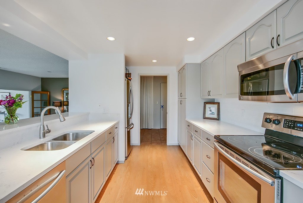 7423 Old Redmond Road, Unit 201 Redmond, WA 98052 - Photo 7 of 17 Gallery Image 7