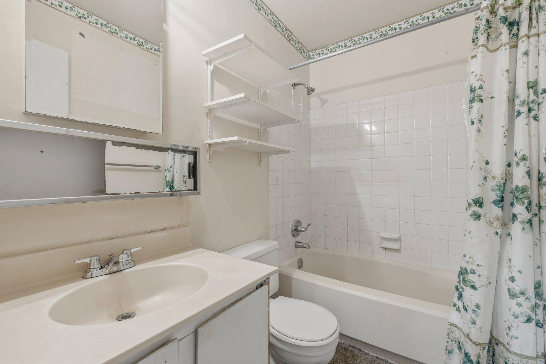 10669 Spring Oak Court Burke, VA 22015 - Photo 14 of 30 Full bathroom