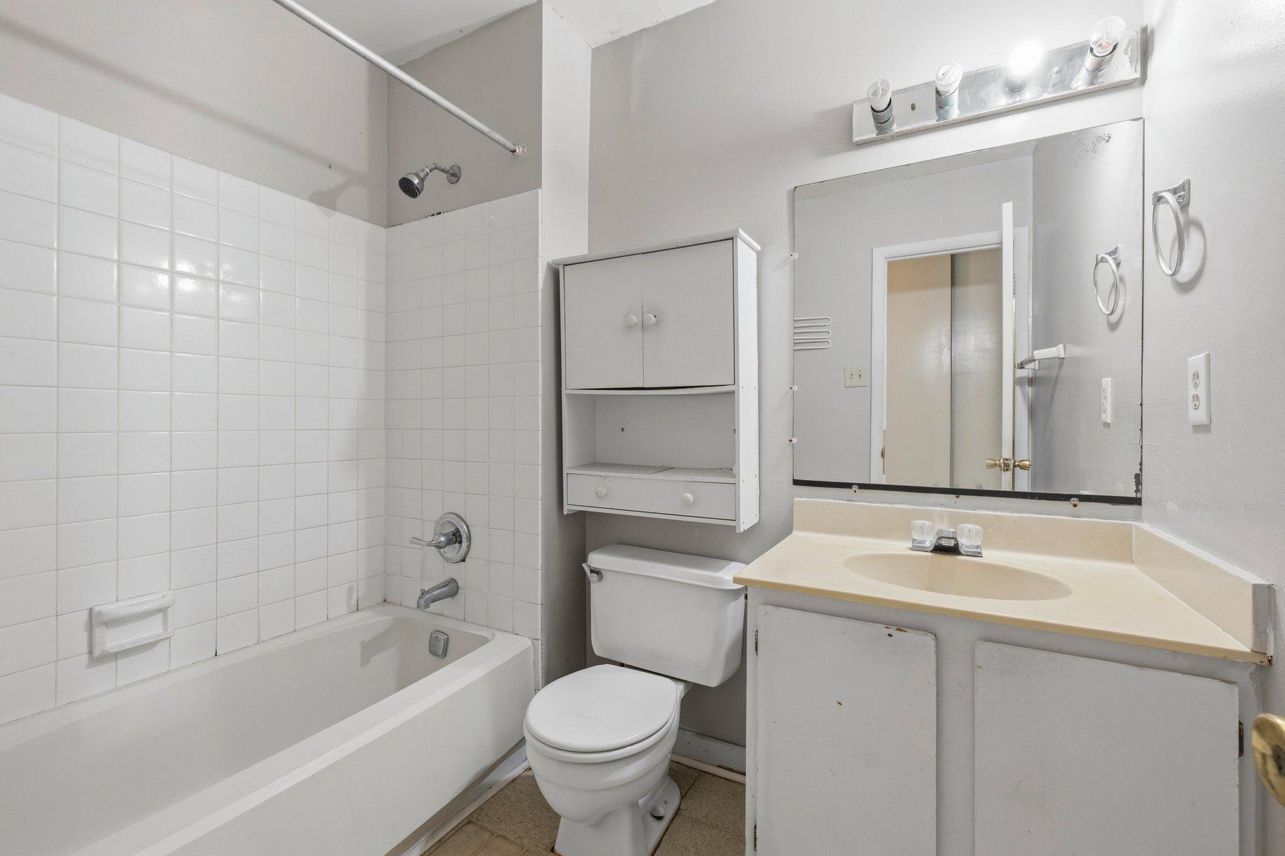 10669 Spring Oak Court Burke, VA 22015 - Photo 15 of 30 Bathroom