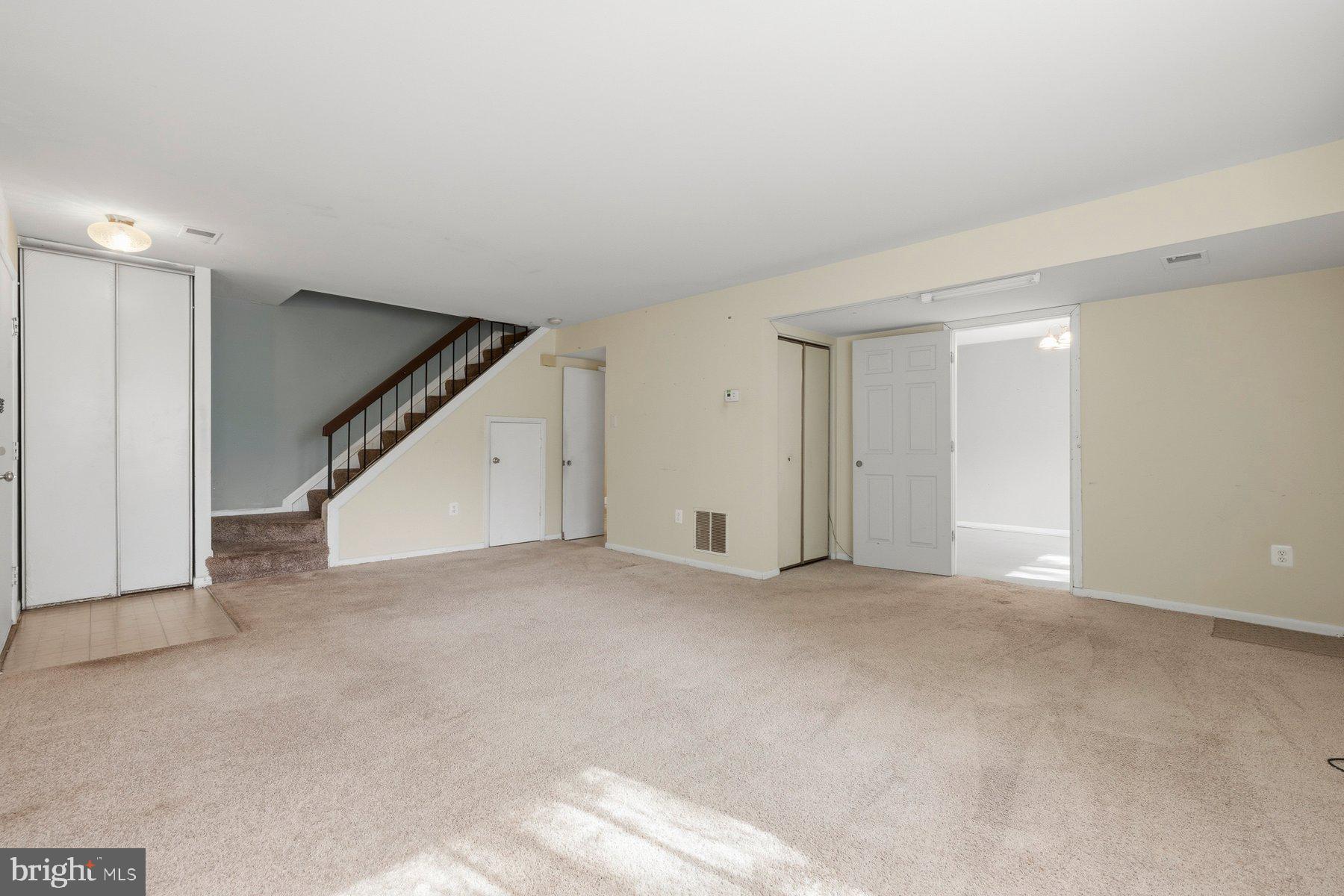 10669 Spring Oak Court Burke, VA 22015 - Photo 3 of 30 Spacious, versatile living area awaits.