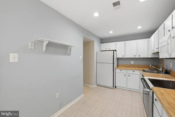 $465,000 | 10669 Spring Oak Court, Burke, VA 22015