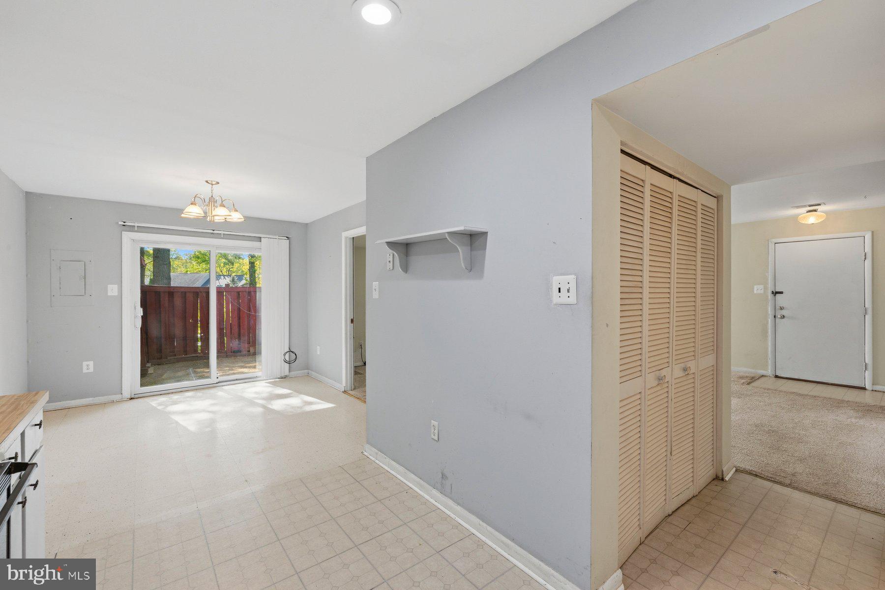 10669 Spring Oak Court Burke, VA 22015 - Photo 9 of 30 Bright and airy open space awaits!