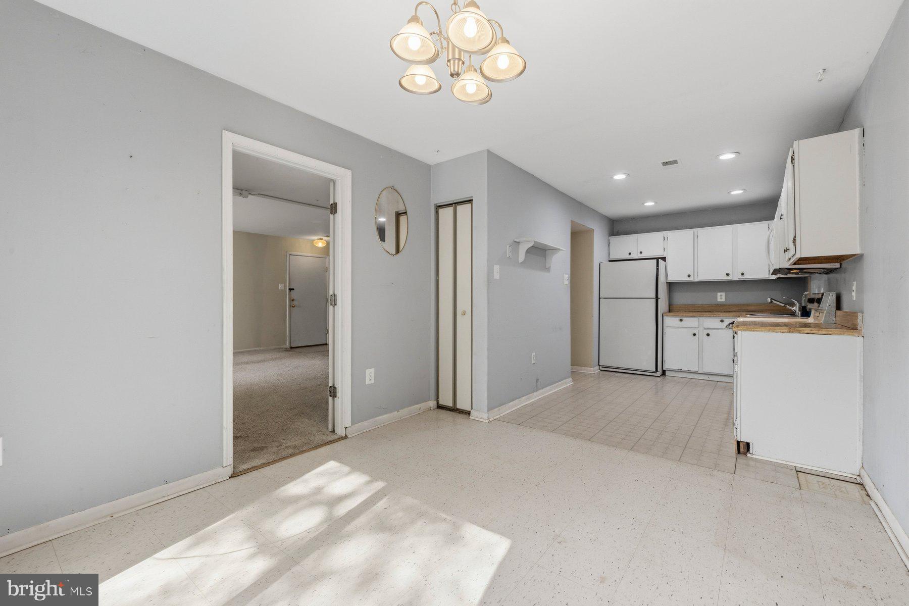 10669 Spring Oak Court Burke, VA 22015 - Photo 10 of 30 Bright and airy open space awaits.