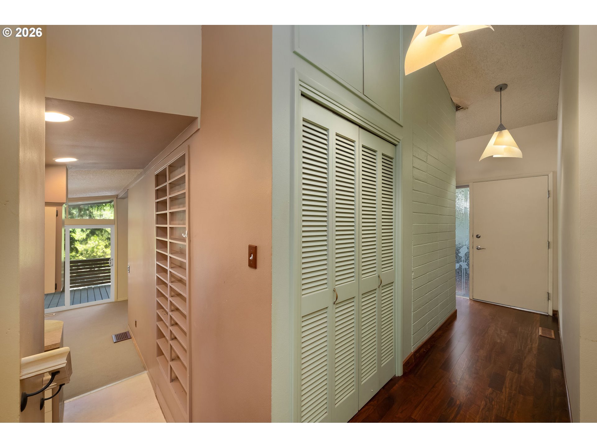 7190 Southwest Raleighwood Lane Portland, OR 97225 - Photo 15 of 40 Entrance/Foyer