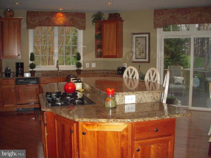 94 Colony Crossing Edgewater, MD 21037 - Photo 5 of 29 Kitchen