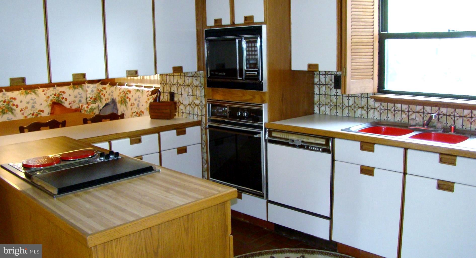 603 Delmar Road Edgewater, MD 21037 - Photo 10 of 43 Plenty of space for food preparation