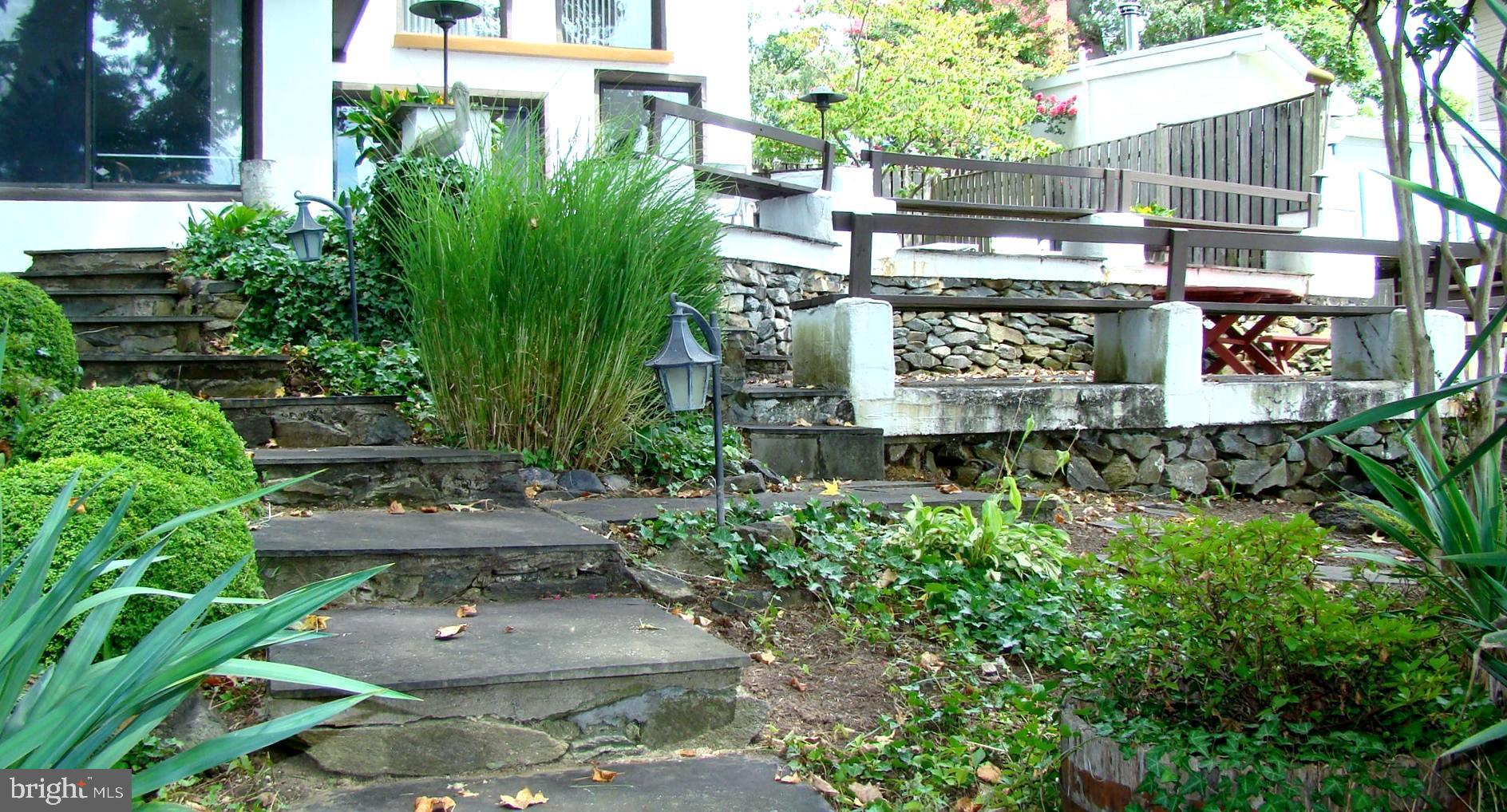 603 Delmar Road Edgewater, MD 21037 - Photo 29 of 43 Two-tiered flagstone decks