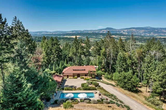 $3,995,000 | 1315 West Dry Creek Road, Healdsburg, CA 95448
