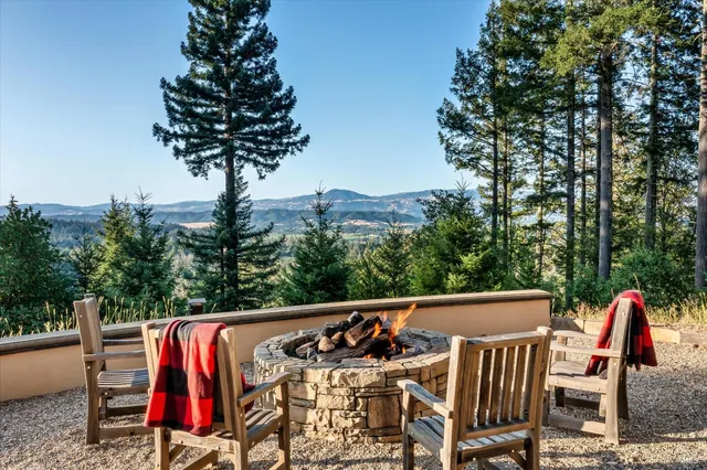 $3,995,000 | 1315 West Dry Creek Road, Healdsburg, CA 95448