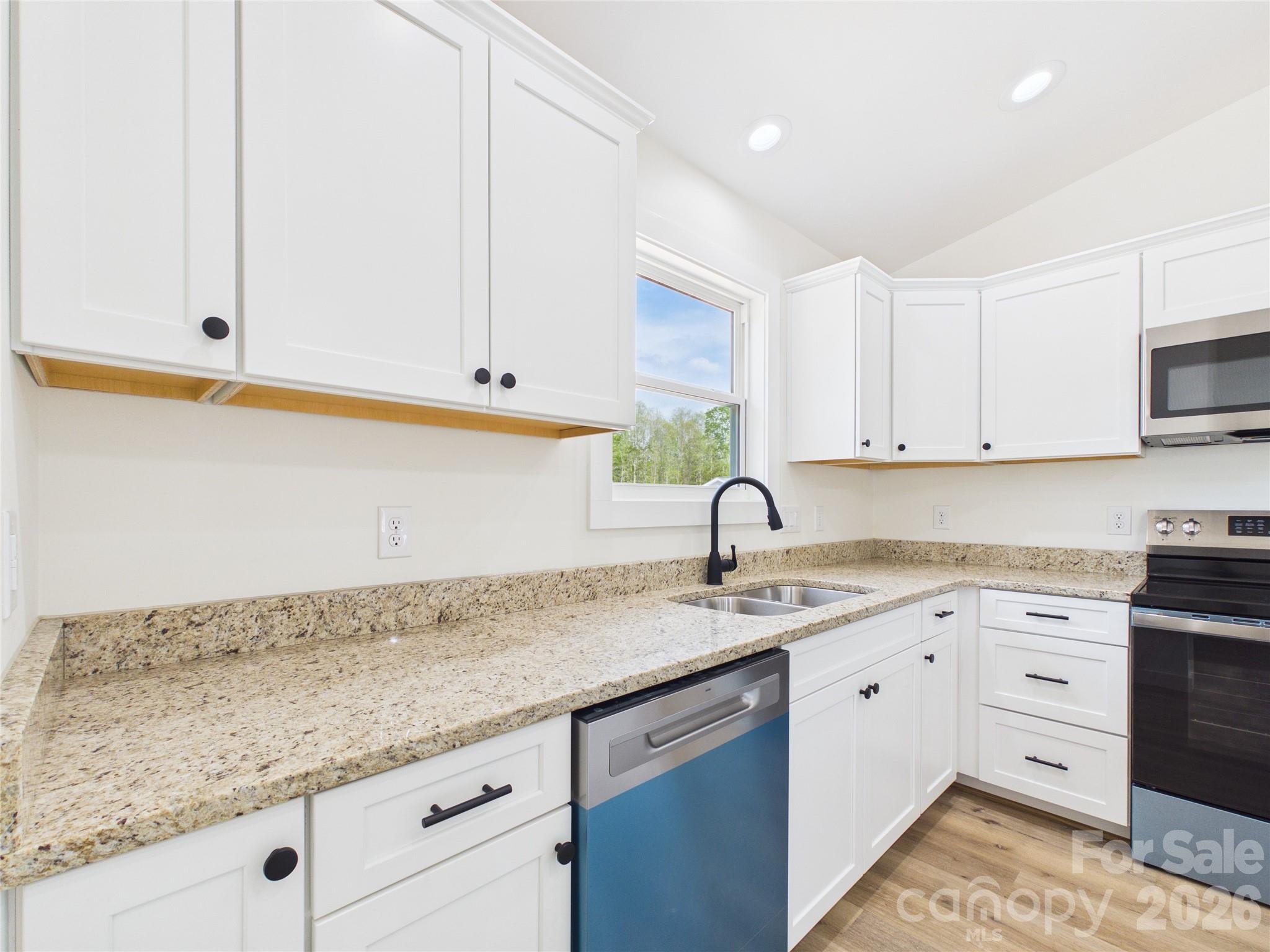 154 Duke Street Granite Falls, NC 28630 - Photo 10 of 21