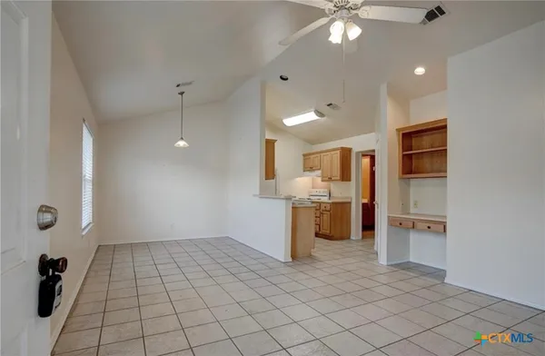 $995 | 427 Lindsey Street, Unit 121, San Marcos, TX 78666