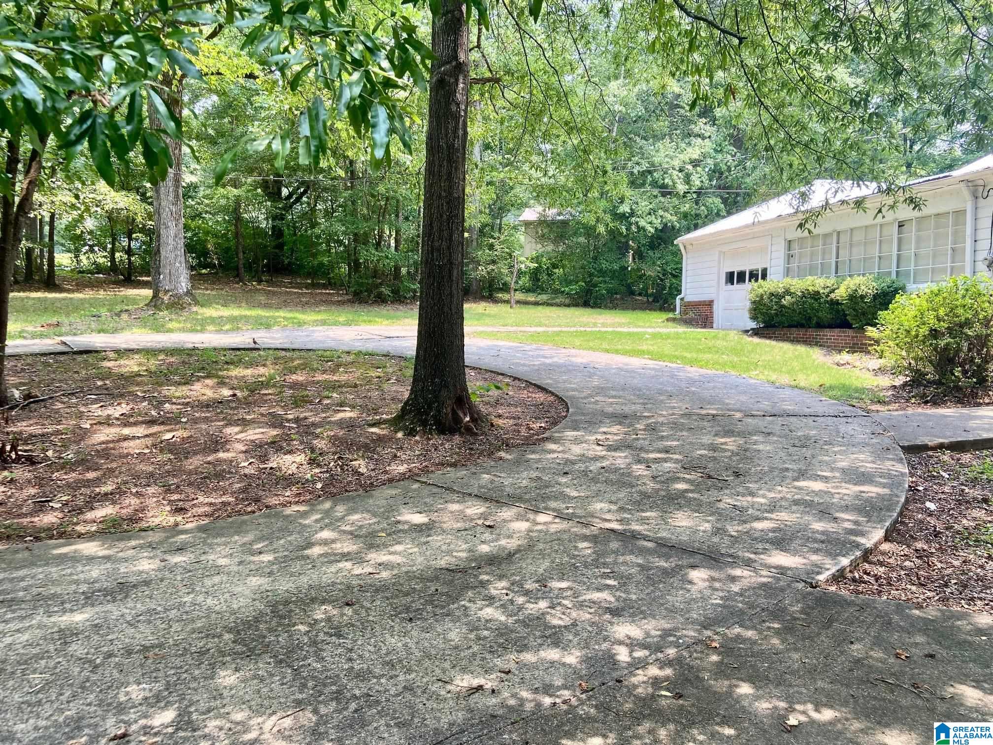937 Pine Hill Road Birmingham, AL 35235 - Photo 2 of 21