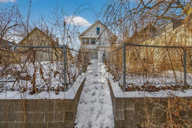 $249,900 | 2622 North 4th Street, Minneapolis, MN 55411