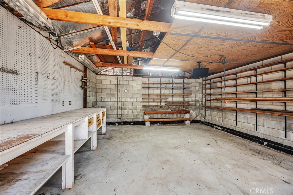 8635 Rudnick Avenue West Hills, CA 91304 - Photo 39 of 39 Workshop interior (Approx size of a 2 car garage)