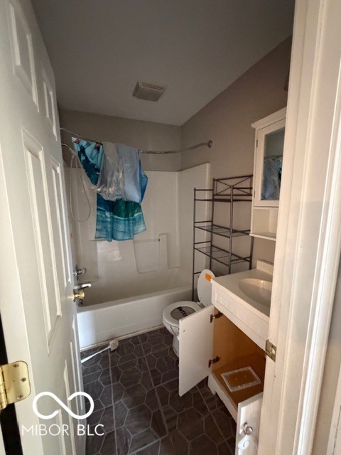 4651 Maplelawn Drive Columbus, IN 47203 - Photo 12 of 17
