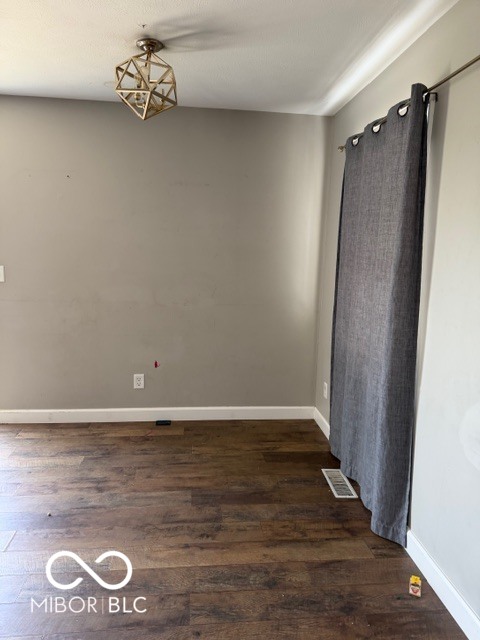 4651 Maplelawn Drive Columbus, IN 47203 - Photo 3 of 17