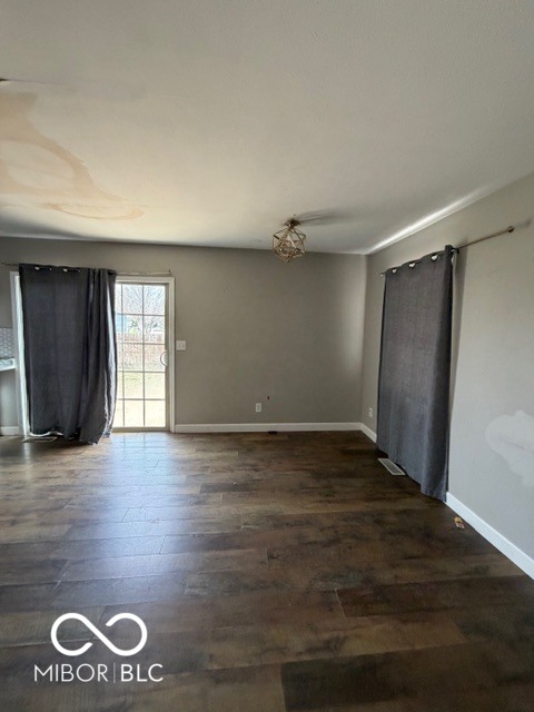 4651 Maplelawn Drive Columbus, IN 47203 - Photo 4 of 17