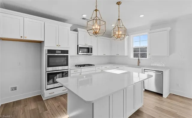 $535,000 | 4610 Hanes Lk Drive, Winston-Salem, NC 27106