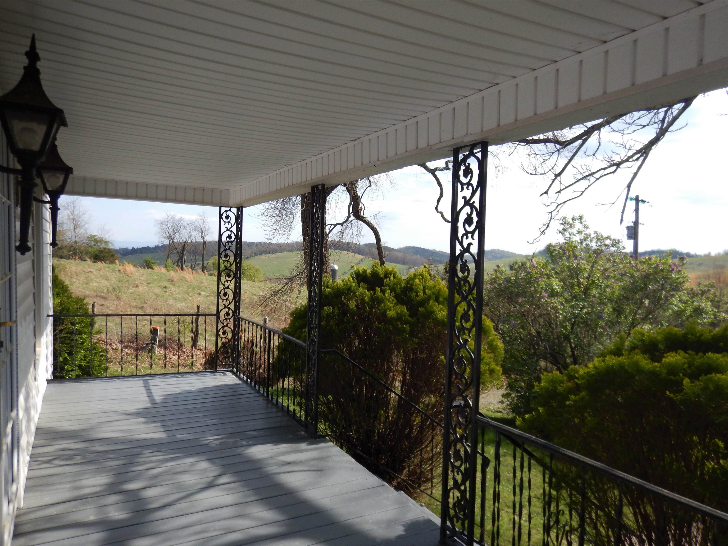 941 McKinley Road Middlebrook, VA 24459 - Photo 3 of 25 a view of a balcony