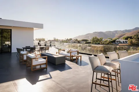 $8,999,999 | 5931 Kanan Dume Road, Malibu, CA 90265