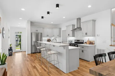 $1,000,000 | 2815 West Kirkwood Avenue, Nashville, TN 37204