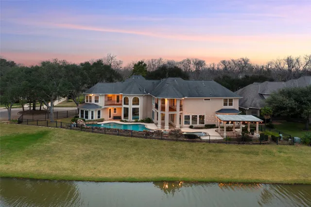 $1,390,000 | 14 Sullivans Landing, Missouri City, TX 77459