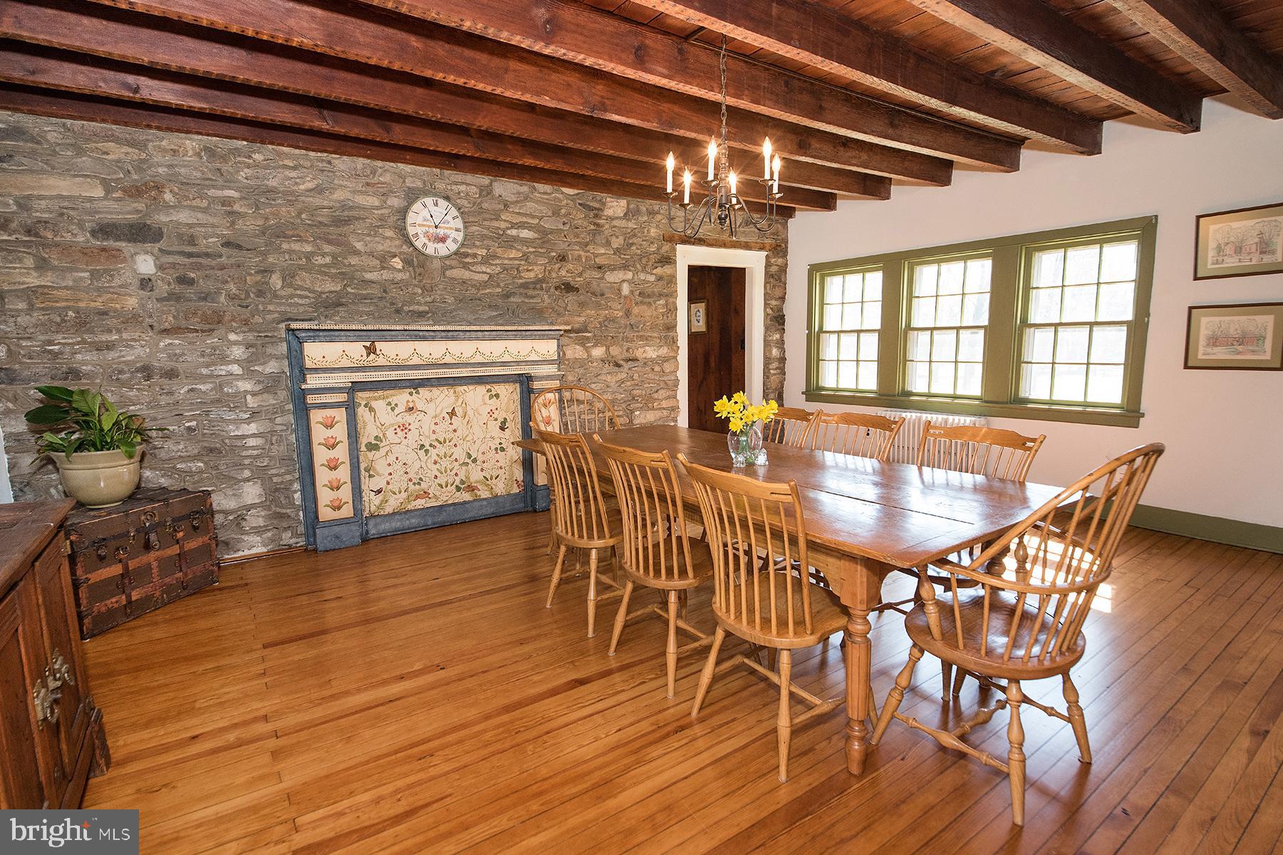 122 Walker Road Washington Crossing, PA 18977 - Photo 8 of 59 Gallery Image 8