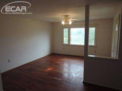 4950 Milett Road Fowlerville, MI 48836 - Photo 4 of 7 20422145-3.JPG