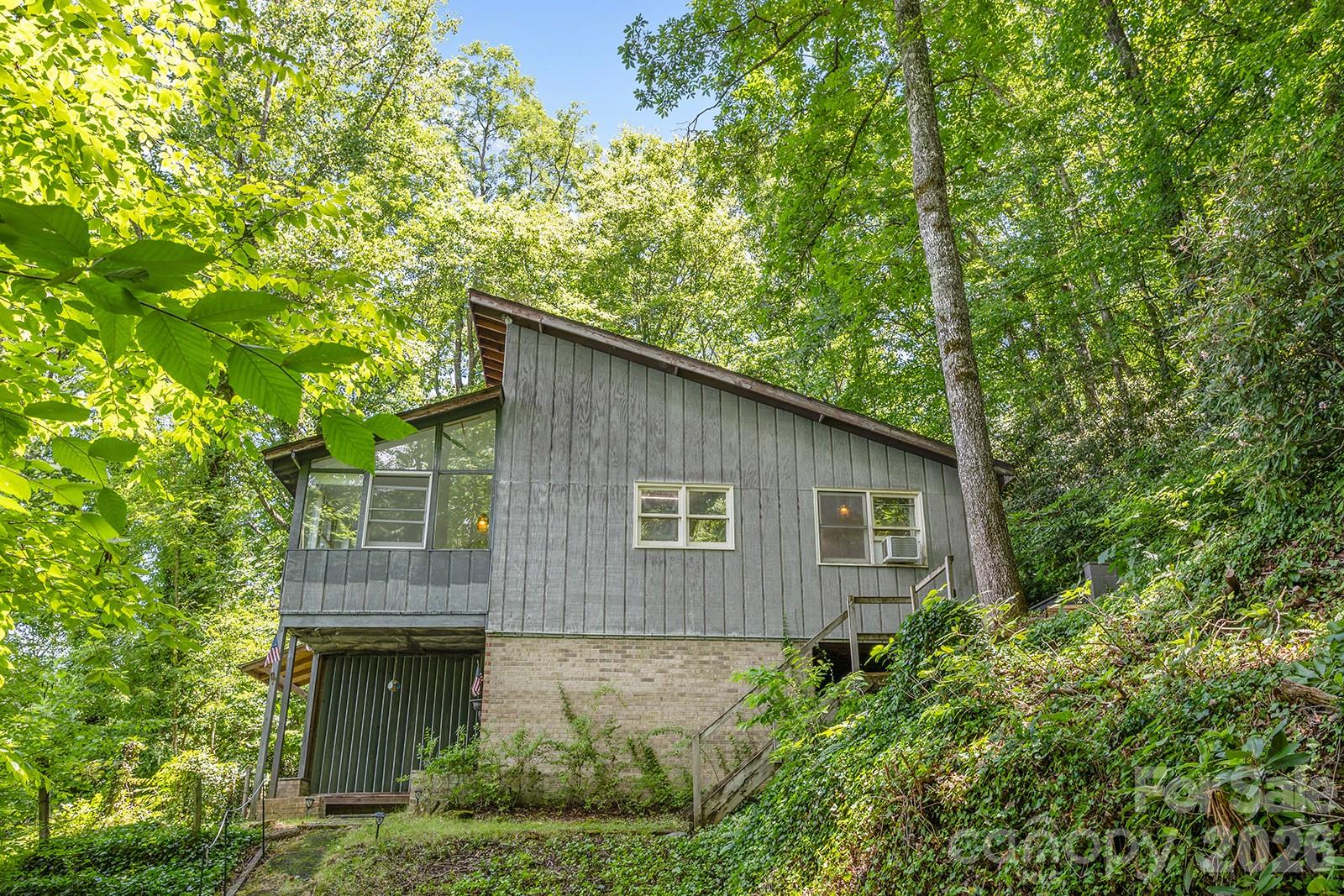 376 Stoney Brook Road Hendersonville, NC 28739 - Photo 1 of 23