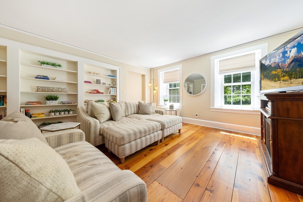 111 Providence Street Mendon, MA 01756 - Photo 27 of 41