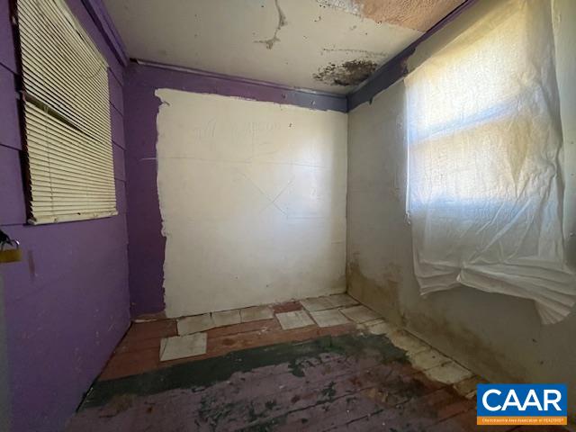 475 Liberty Road New Canton, VA 23123 - Photo 15 of 21 a view of an empty room