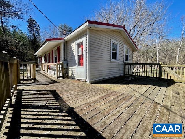 475 Liberty Road New Canton, VA 23123 - Photo 4 of 21 a front view of a house with a yard