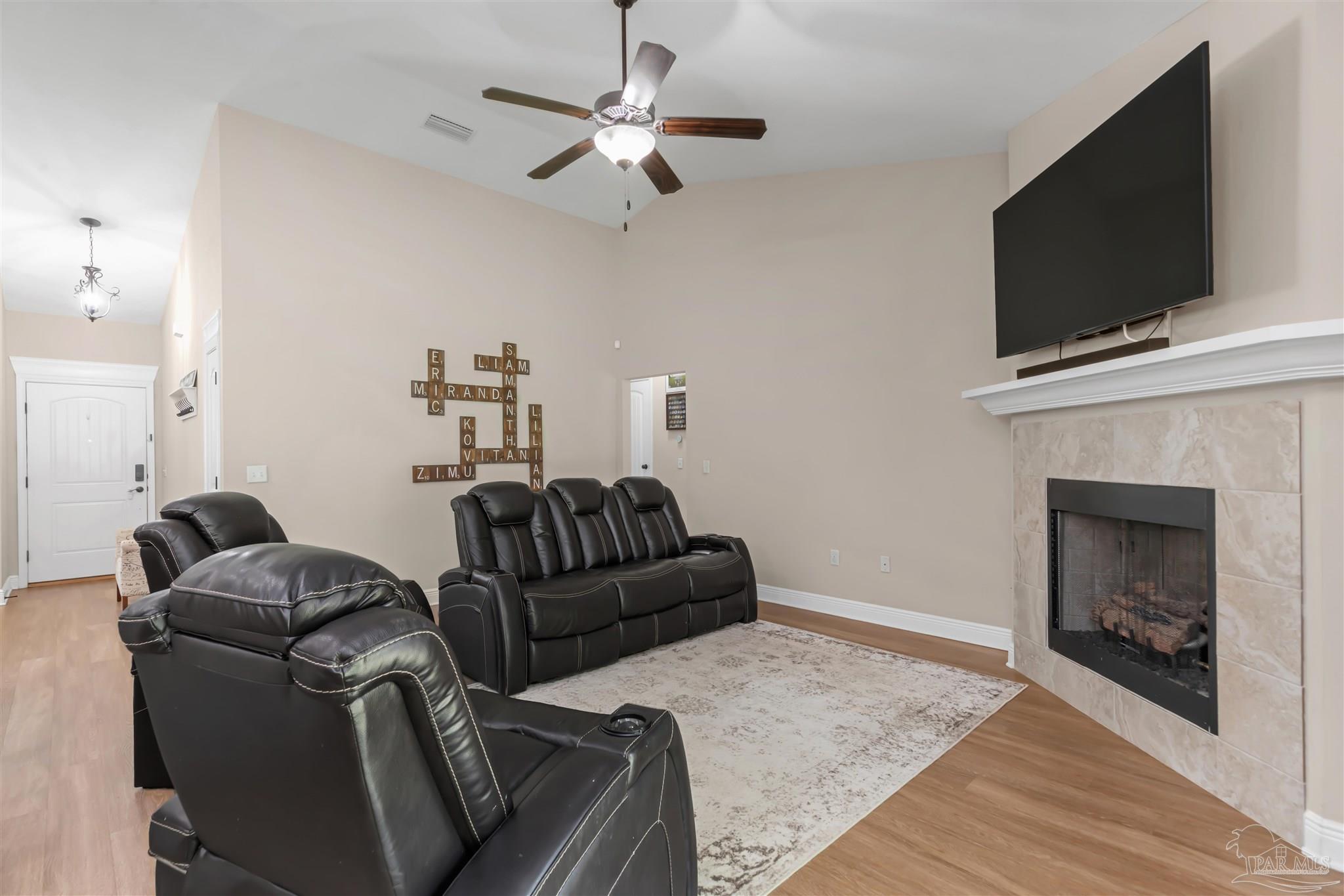 305 East Kingsfield Road Cantonment, FL 32533 - Photo 4 of 39 Gallery Image 4