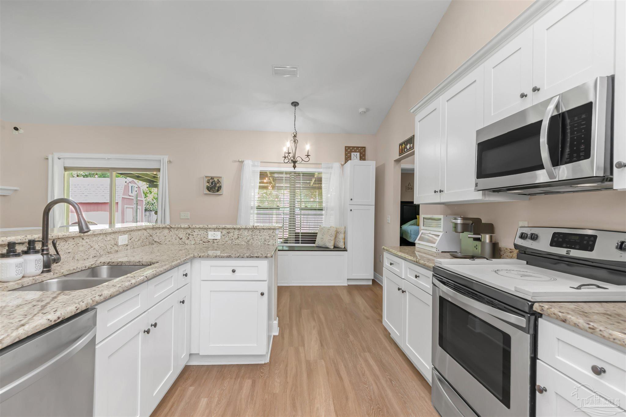305 East Kingsfield Road Cantonment, FL 32533 - Photo 8 of 39 Gallery Image 8