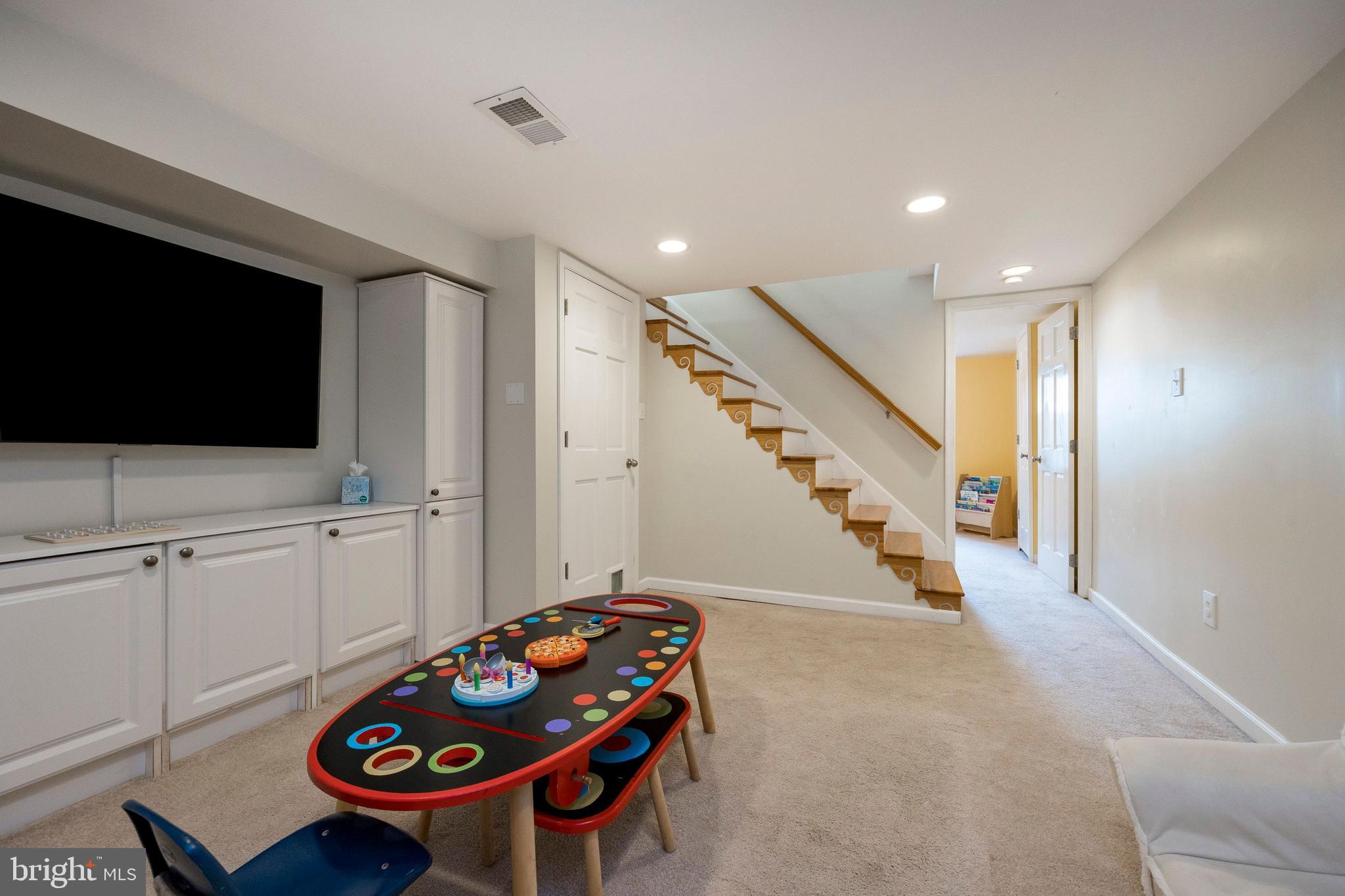 6 Longview Road Malvern, PA 19355 - Photo 21 of 30 Basement Built-Ins