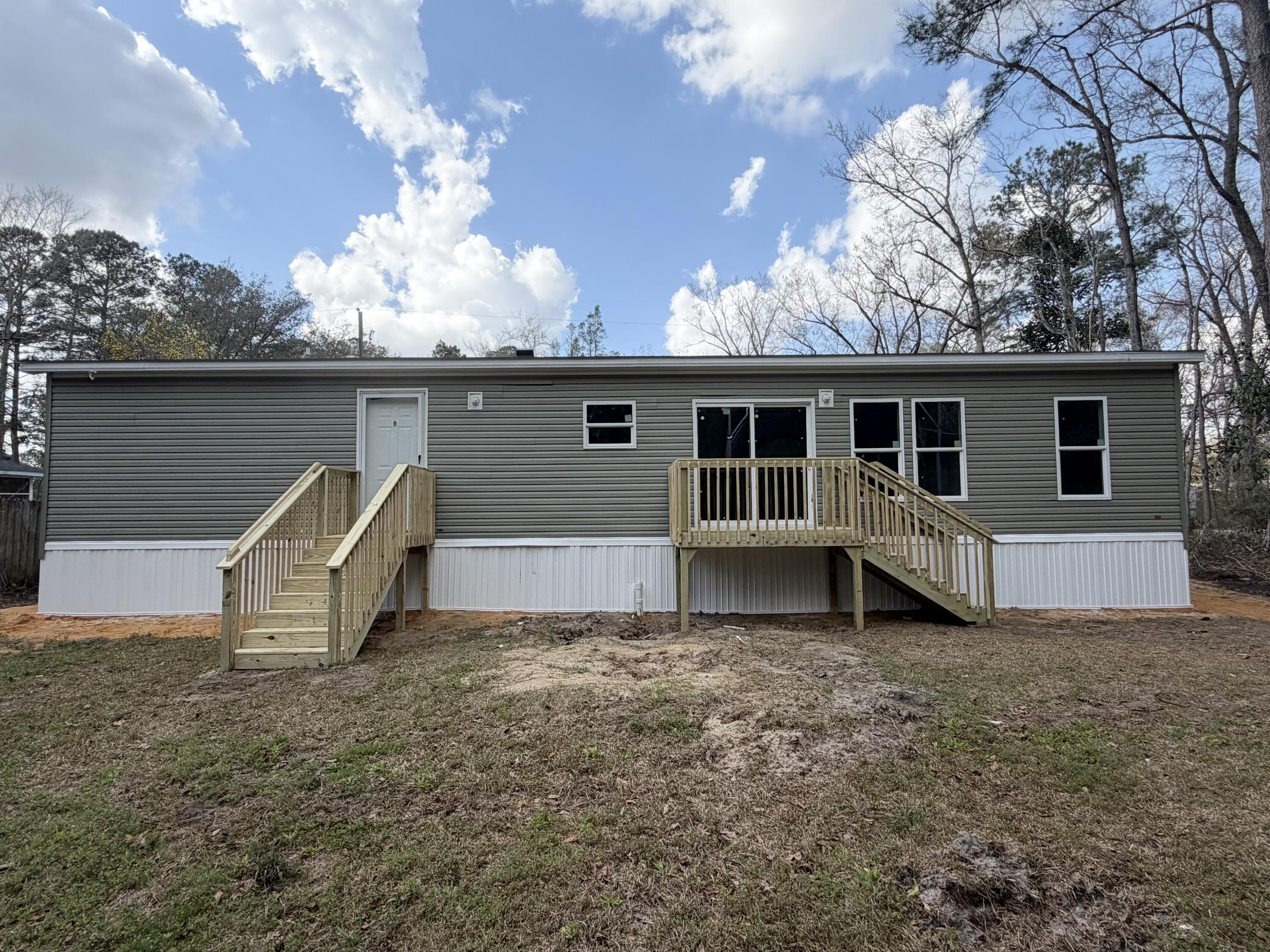 214 Hickory Street Walterboro, SC 29488 - Photo 2 of 14 IMG_2118