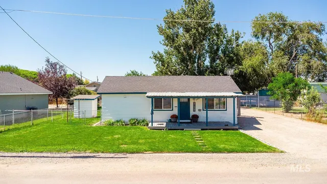 $325,000 | 106 7th Street, Wilder, ID 83676