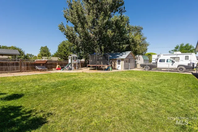 $325,000 | 106 7th Street, Wilder, ID 83676
